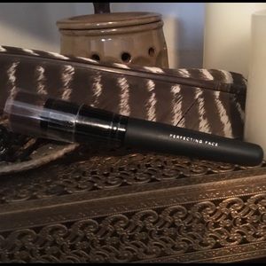 Bare minerals foundation brush
